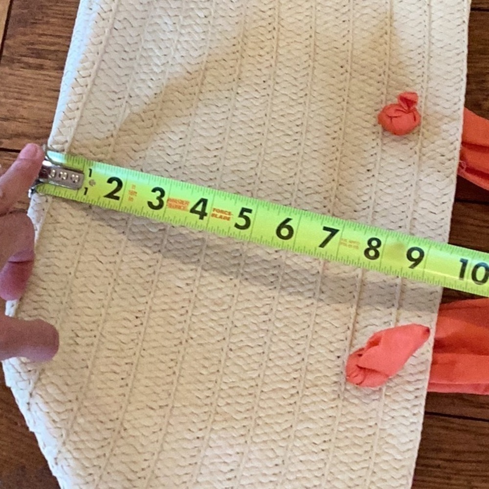 Cream colored straw tote, beach bag with coral fabric straps - Picture 13 of 16